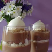 Verrines Crème au Chocolat et Meringues